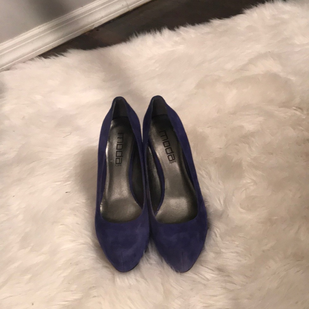 Royal blue pumps